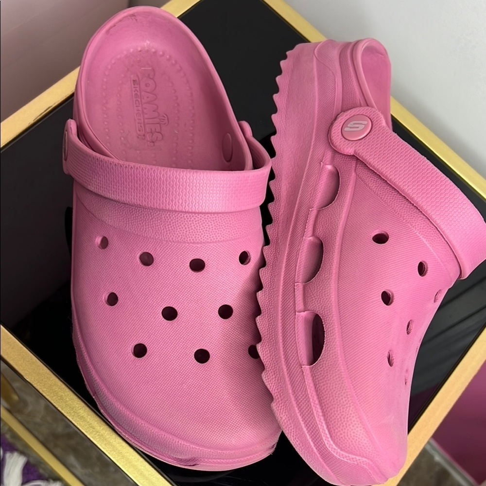 Skechers adult Pink Clogs